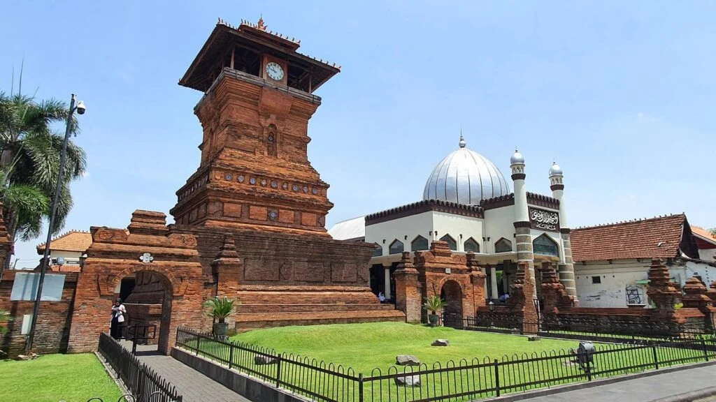 Travel Semarang Kudus Pulang Pergi